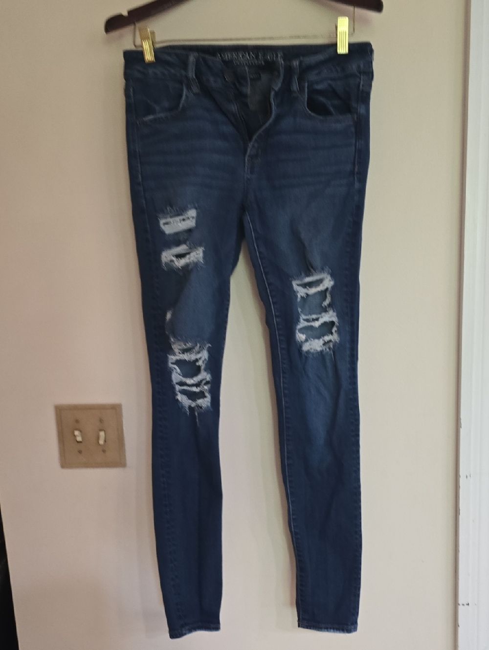 American Eagle Distressed High-Rise Skinny Jeans - Blue